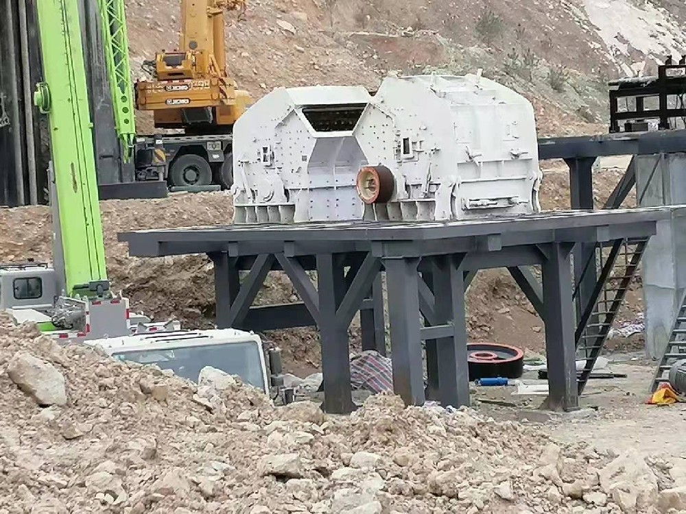 湖南懷化山路重工承建砂石線現(xiàn)場
